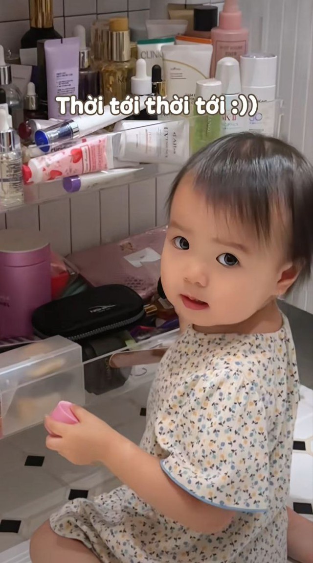 Nami - cô công chúa Gen Alpha chính hiệu: Mẹ Lucie đi vắng là mở ngay vlog làm đẹp, sương sương mà gần 5 triệu lượt xem!- Ảnh 3. Nami - cô công chúa Gen Alpha chính hiệu: Mẹ Lucie đi vắng là mở ngay vlog làm đẹp, sương sương mà gần 5 triệu lượt xem!- Ảnh 3.