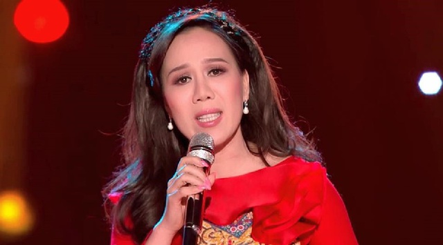 Nữ ca sĩ quê Bến Tre đi cào lúa, giờ đắt show, nhiều nhà tại Mỹ- Ảnh 2. Nữ ca sĩ quê Bến Tre đi cào lúa, giờ đắt show, nhiều nhà tại Mỹ- Ảnh 2.