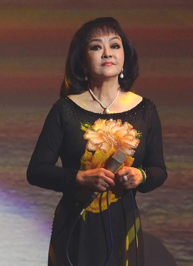 Danh ca Hương Lan: "C&aacute;i đ&oacute; hỗn l&aacute;o, t&ocirc;i kh&ocirc;ng d&aacute;m n&oacute;i"- Ảnh 2.