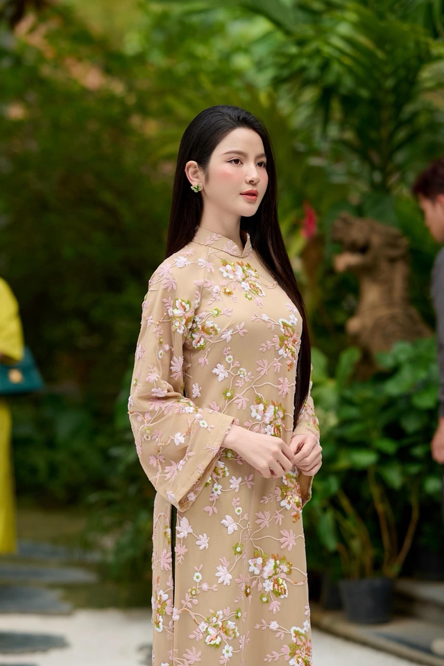 4 nàng WAGs Việt đình đám: Vừa xinh đẹp giỏi giang lại là 