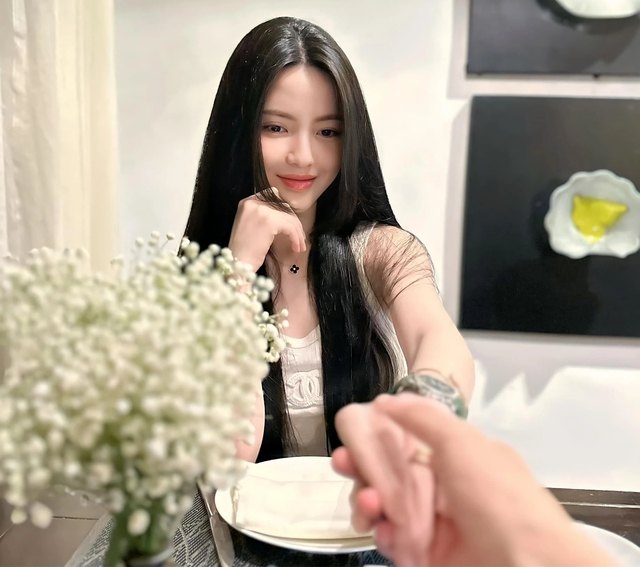 4 nàng WAGs Việt đình đám: Vừa xinh đẹp giỏi giang lại là 