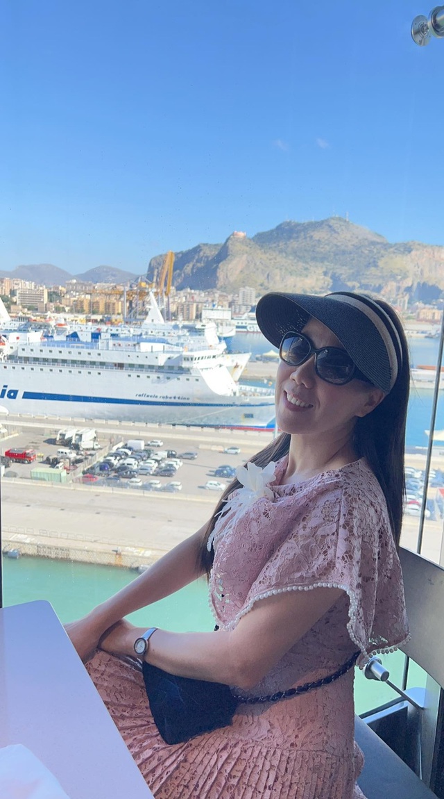 Nữ ca sĩ Việt tại Mỹ: "T&ocirc;i kh&ocirc;ng bao giờ lấy tiền của kh&aacute;ch m&agrave; kh&ocirc;ng trả"- Ảnh 1.