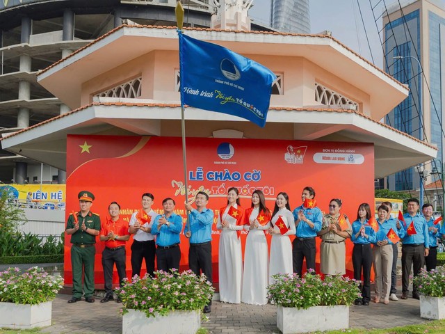 Lễ chào cờ và phát động hành trình “Tôi yêu Tổ quốc tôi” đợt 3 - năm 2025- Ảnh 2. Lễ chào cờ và phát động hành trình “Tôi yêu Tổ quốc tôi” đợt 3 - năm 2025- Ảnh 2.