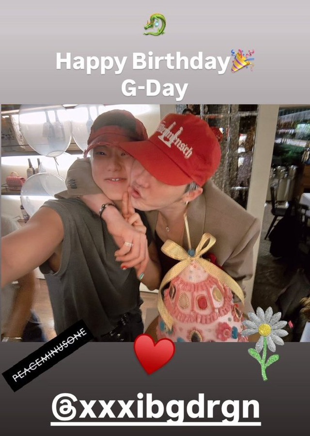 G-Dragon mừng sinh nhật tuổi 37 "dị" tới mức dân tình tranh cãi: "Ngầu hay mất vệ sinh?"- Ảnh 4. G-Dragon mừng sinh nhật tuổi 37 "dị" tới mức dân tình tranh cãi: "Ngầu hay mất vệ sinh?"- Ảnh 4.