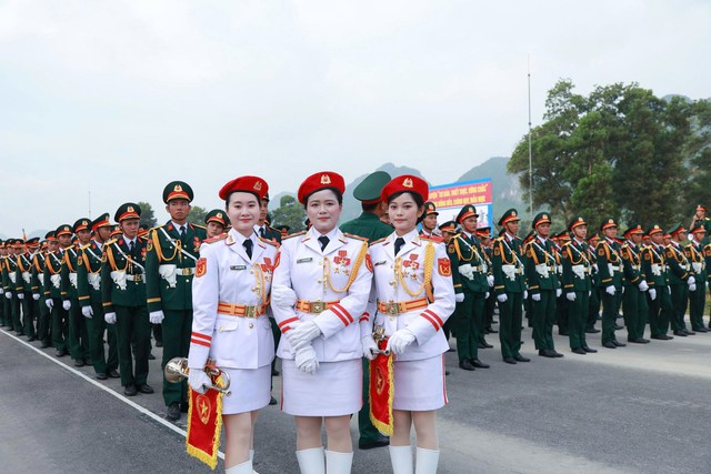 Những "bông hồng thép" của Cảnh sát biển Việt Nam sẵn sàng cho ngày đại lễ- Ảnh 1.
