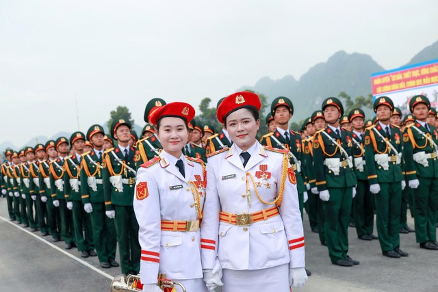 Những "bông hồng thép" của Cảnh sát biển Việt Nam sẵn sàng cho ngày đại lễ- Ảnh 2.