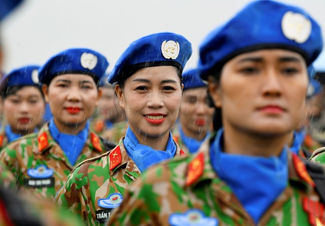 Những "bông hồng thép" của Cảnh sát biển Việt Nam sẵn sàng cho ngày đại lễ- Ảnh 4.