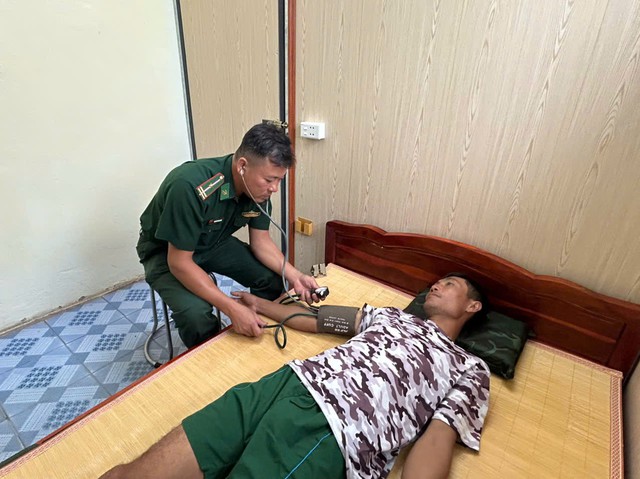 Nạn nhân được chăm sóc y tế.