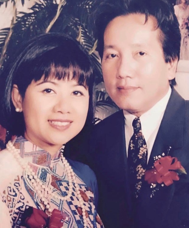 Chuyện tình 45 năm không rời, sống chết có nhau của nam nghệ sĩ đình đám và vợ 3- Ảnh 2.