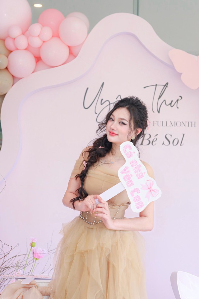 Hot mom ăn ít vẫn nhiều sữa, mới sinh 1 tháng mà về dáng đẹp hơn thời con gái chỉ nhờ 1 thói quen- Ảnh 3. Hot mom ăn ít vẫn nhiều sữa, mới sinh 1 tháng mà về dáng đẹp hơn thời con gái chỉ nhờ 1 thói quen- Ảnh 3.