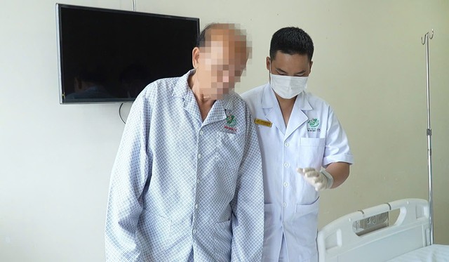 Bệnh nhân W.C.N 74 tuổi, quốc tịch Malaysia và Singapore ngưng tim 95 phút vừa được điều trị thành công, khỏe mạnh xuất viện tại Bệnh viện Quân y 175. Bệnh nhân W.C.N 74 tuổi, quốc tịch Malaysia và Singapore ngưng tim 95 phút vừa được điều trị thành công, khỏe mạnh xuất viện tại Bệnh viện Quân y 175.