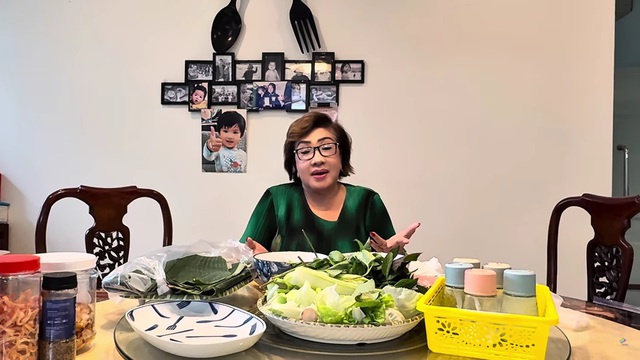 NSND Lệ Thủy 77 tuổi tự tay làm một việc cho chồng trước khi đi Canada- Ảnh 1. NSND Lệ Thủy 77 tuổi tự tay làm một việc cho chồng trước khi đi Canada- Ảnh 1.