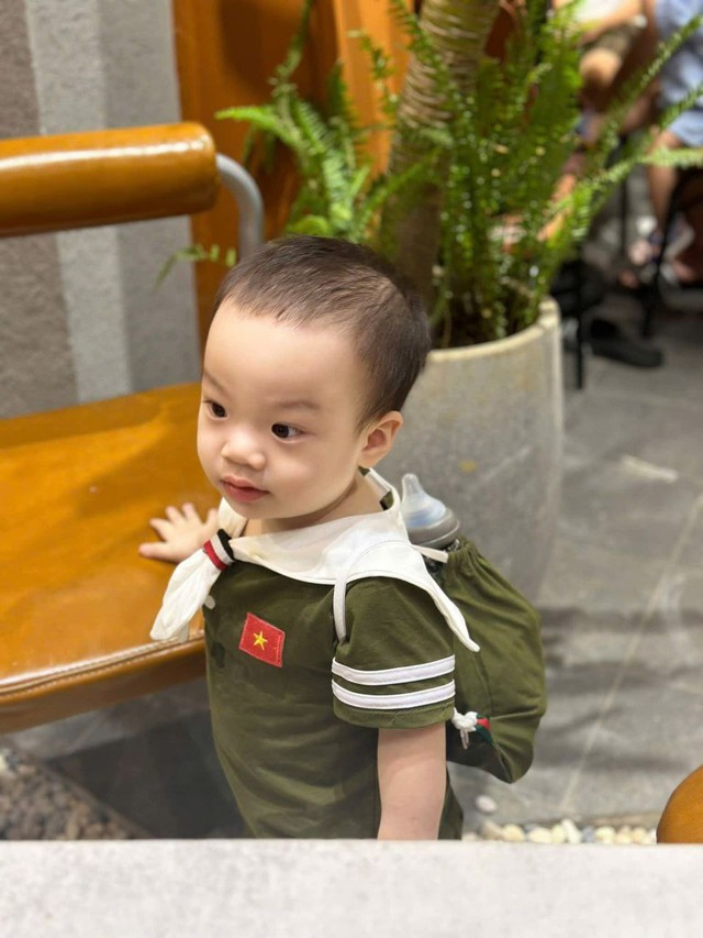 Cho con đi tận hưởng không khí A80 đầy tự hào, mẹ bỉm chia sẻ những món đồ cần mang theo: 2 món cuối cùng không thể thiếu- Ảnh 1. Cho con đi tận hưởng không khí A80 đầy tự hào, mẹ bỉm chia sẻ những món đồ cần mang theo: 2 món cuối cùng không thể thiếu- Ảnh 1.
