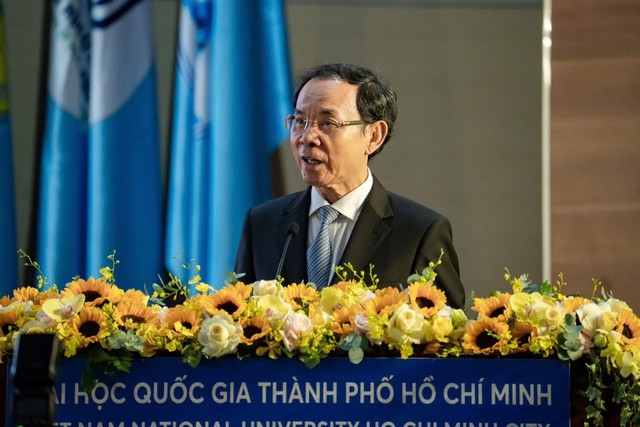 Bí thư Thành uỷ TP.HCM đề nghị ĐHQG-HCM tiếp tục quan tâm hoạt động học tập, rèn luyện của sinh viên.