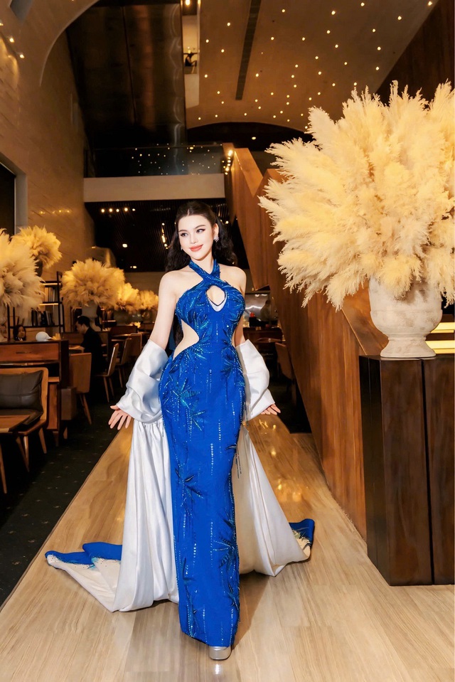 Hoa hậu Nguyễn Phương Anh diện đồ lộng lẫy, nổi bật tại sự kiện- Ảnh 8.