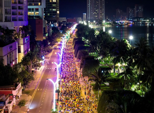 Marathon Nha Trang năm thứ tư liên tiếp khuyến khích tập luyện thể dục thể thao thường xuyên- Ảnh 2. Marathon Nha Trang năm thứ tư liên tiếp khuyến khích tập luyện thể dục thể thao thường xuyên- Ảnh 2.