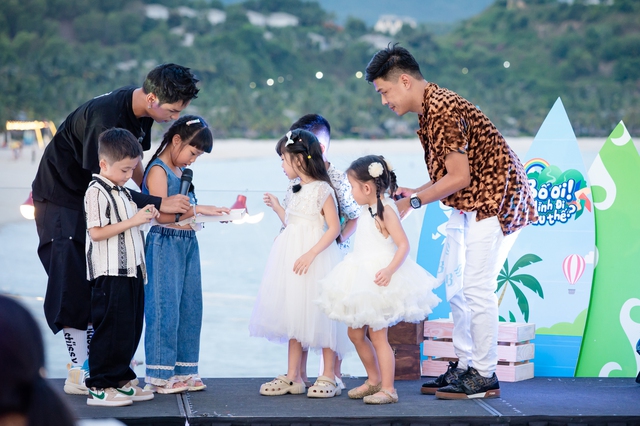 "Bố ơi mình đi đâu thế? 2025" tập cuối: Xúc động với lời nhắn gửi yêu thương của con gái Neko Lê, bố Duy Hưng ngỡ ngàng trước sự trưởng thành của 'cậu cả'- Ảnh 12. "Bố ơi mình đi đâu thế? 2025" tập cuối: Xúc động với lời nhắn gửi yêu thương của con gái Neko Lê, bố Duy Hưng ngỡ ngàng trước sự trưởng thành của 'cậu cả'- Ảnh 12.