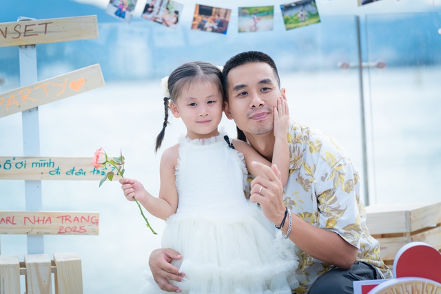 "Bố ơi mình đi đâu thế? 2025" tập cuối: Xúc động với lời nhắn gửi yêu thương của con gái Neko Lê, bố Duy Hưng ngỡ ngàng trước sự trưởng thành của 'cậu cả'- Ảnh 8. "Bố ơi mình đi đâu thế? 2025" tập cuối: Xúc động với lời nhắn gửi yêu thương của con gái Neko Lê, bố Duy Hưng ngỡ ngàng trước sự trưởng thành của 'cậu cả'- Ảnh 8.