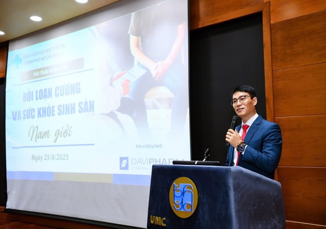 PGS TS BS. Lê Khắc Bảo - Phó Giám đốc BV ĐHYD phát biểu khai mạc hội thảo PGS TS BS. Lê Khắc Bảo - Phó Giám đốc BV ĐHYD phát biểu khai mạc hội thảo