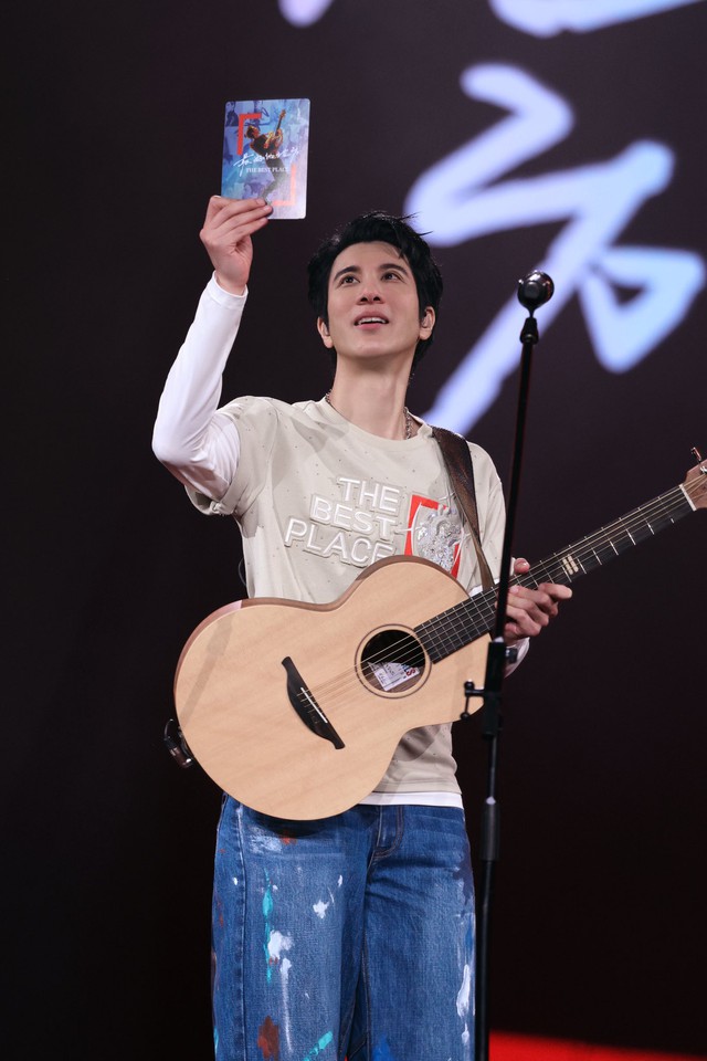Tin được không visual của mỹ nam số 1 showbiz: Nhan sắc "ăn thịt đường tăng", biết tuổi thật còn sốc nữa- Ảnh 5. Tin được không visual của mỹ nam số 1 showbiz: Nhan sắc "ăn thịt đường tăng", biết tuổi thật còn sốc nữa- Ảnh 5.