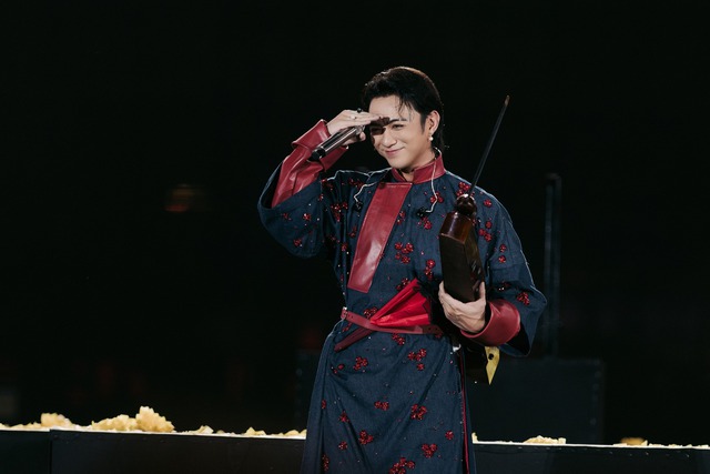 Hoàng tử Vpop cực đắt show dạo này: Có đêm chạy 2 show mệt bở người, cát-xê từng này thì tiền bao nhiêu cho hết!- Ảnh 2. Hoàng tử Vpop cực đắt show dạo này: Có đêm chạy 2 show mệt bở người, cát-xê từng này thì tiền bao nhiêu cho hết!- Ảnh 2.