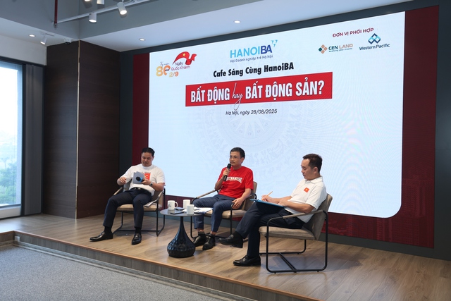 Anh Trần Anh Vương - Chủ tịch HANOIBA Khóa VI, Tổng giám đốc Western Pacific Group chia sẻ tại chương trình. Anh Trần Anh Vương - Chủ tịch HANOIBA Khóa VI, Tổng giám đốc Western Pacific Group chia sẻ tại chương trình.