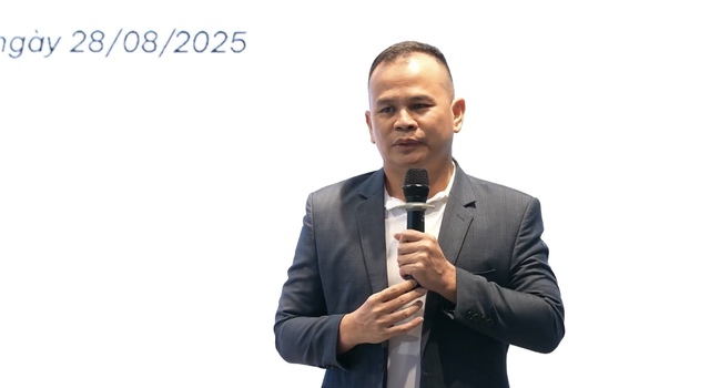 Anh Trần Văn Minh - Phó chủ tịch kiêm Tổng thư ký Hội doanh nghiệp trẻ Hà Nội phát biểu khai mạc chươnh trình. Anh Trần Văn Minh - Phó chủ tịch kiêm Tổng thư ký Hội doanh nghiệp trẻ Hà Nội phát biểu khai mạc chươnh trình.