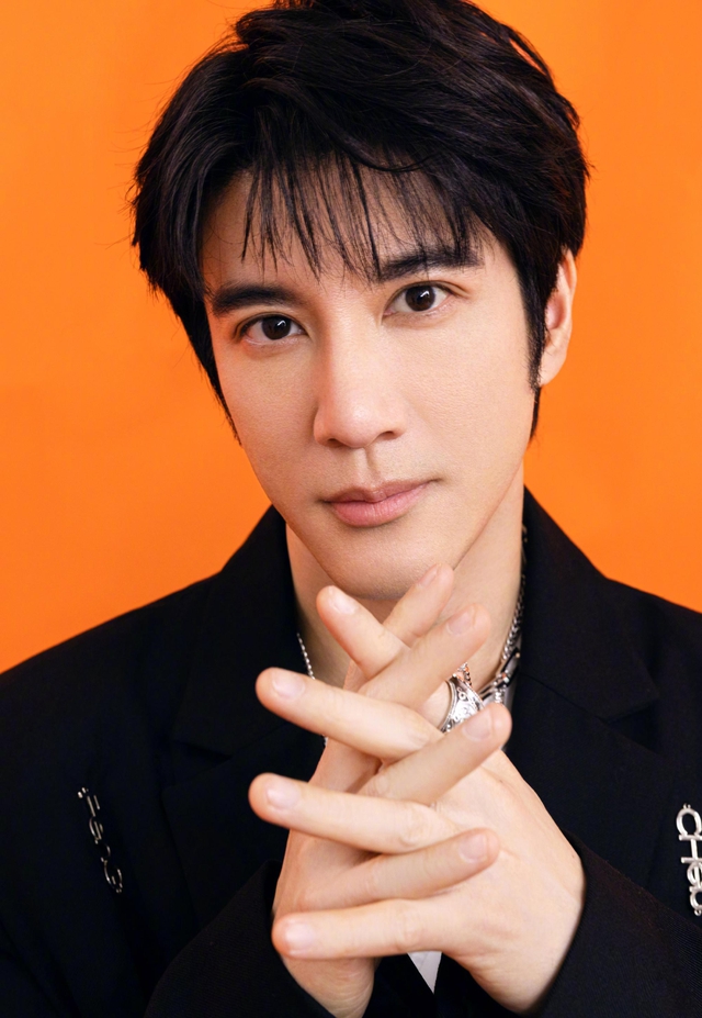 Tin được không visual của mỹ nam số 1 showbiz: Nhan sắc "ăn thịt đường tăng", biết tuổi thật còn sốc nữa- Ảnh 1. Tin được không visual của mỹ nam số 1 showbiz: Nhan sắc "ăn thịt đường tăng", biết tuổi thật còn sốc nữa- Ảnh 1.