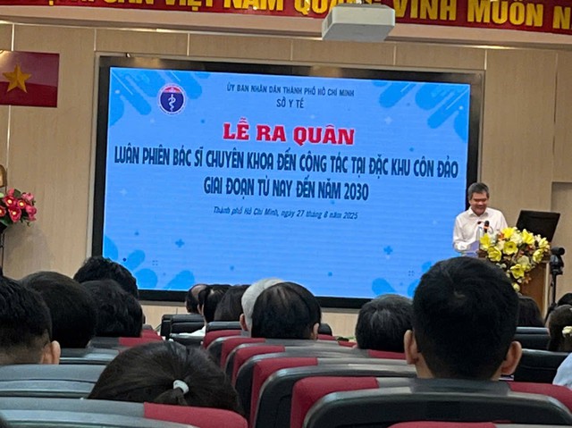 Các bác sĩ chuyên khoa đầu ngành đã sẵn sàng luân phiên đến công tác tại Đặc khu Côn Đảo- Ảnh 5. Các bác sĩ chuyên khoa đầu ngành đã sẵn sàng luân phiên đến công tác tại Đặc khu Côn Đảo- Ảnh 5.