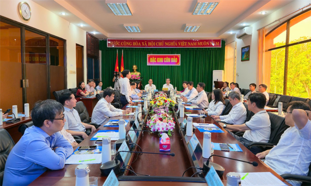 Các bác sĩ chuyên khoa đầu ngành đã sẵn sàng luân phiên đến công tác tại Đặc khu Côn Đảo- Ảnh 1. Các bác sĩ chuyên khoa đầu ngành đã sẵn sàng luân phiên đến công tác tại Đặc khu Côn Đảo- Ảnh 1.