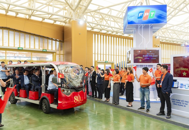FPT giới thiệu hệ sinh thái AI tại Triển lãm A80: Góp sức hiện thực hóa mục tiêu "Quốc gia AI"- Ảnh 2. FPT giới thiệu hệ sinh thái AI tại Triển lãm A80: Góp sức hiện thực hóa mục tiêu "Quốc gia AI"- Ảnh 2.
