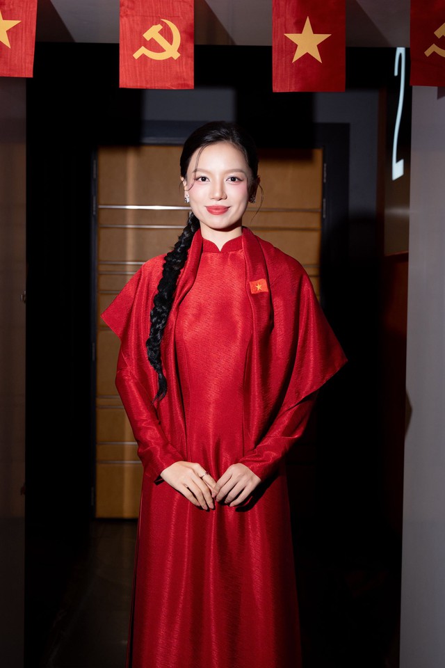 Bóng hồng duy nhất của dàn diễn viên trẻ phim Mưa đỏ: Để mặt mộc hoàn toàn trên phim, đạo diễn không cho làm 1 điều trước khi quay cảnh tình cảm- Ảnh 8. Bóng hồng duy nhất của dàn diễn viên trẻ phim Mưa đỏ: Để mặt mộc hoàn toàn trên phim, đạo diễn không cho làm 1 điều trước khi quay cảnh tình cảm- Ảnh 8.