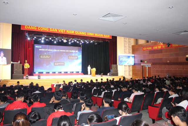 Cuộc thi nhận được sự quan tâm lớn từ phía các bạn Sinh viên và khán giả trực tuyến.