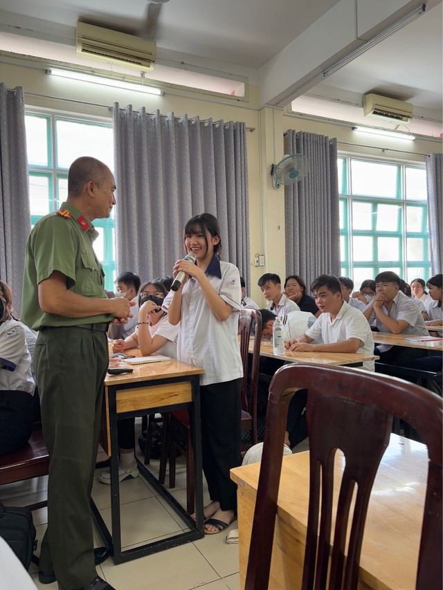 Nhiều hoạt động ý nghĩa trước thềm năm học mới ở TP.HCM - Học sinh hào hứng “khởi động” trước khai giảng- Ảnh 4. Nhiều hoạt động ý nghĩa trước thềm năm học mới ở TP.HCM - Học sinh hào hứng “khởi động” trước khai giảng- Ảnh 4.