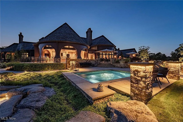 "Nhà tân hôn" 457 tỷ của Taylor Swift - Travis Kelce: Sang chảnh đến lóa mắt, "cô tiếng Anh và thầy thể dục" ở đây là đúng bài!- Ảnh 9. "Nhà tân hôn" 457 tỷ của Taylor Swift - Travis Kelce: Sang chảnh đến lóa mắt, "cô tiếng Anh và thầy thể dục" ở đây là đúng bài!- Ảnh 9.