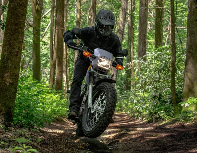 Đây là mẫu xe máy 38 năm không thay đổi nhưng không bao giờ lỗi mốt của nhà Yamaha!- Ảnh 4.