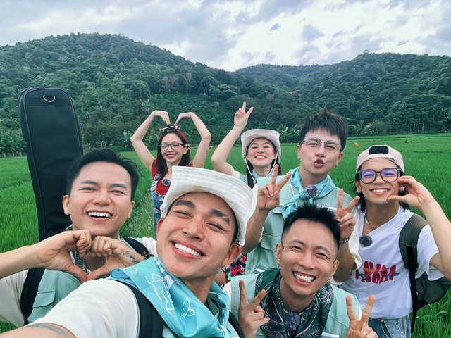 Biểu cảm "khó đỡ" của các thành viên Gia đình Haha khi lần đầu thưởng thức đặc sản Tây Nguyên: "Khổ trước sướng sau", càng ăn càng cuốn!- Ảnh 2. Biểu cảm "khó đỡ" của các thành viên Gia đình Haha khi lần đầu thưởng thức đặc sản Tây Nguyên: "Khổ trước sướng sau", càng ăn càng cuốn!- Ảnh 2.