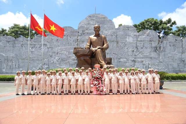 Mừng 80 năm Tết Độc lập - Cảnh sát giao thông tỉnh Quảng Ninh báo công dâng Bác- Ảnh 3. Mừng 80 năm Tết Độc lập - Cảnh sát giao thông tỉnh Quảng Ninh báo công dâng Bác- Ảnh 3.