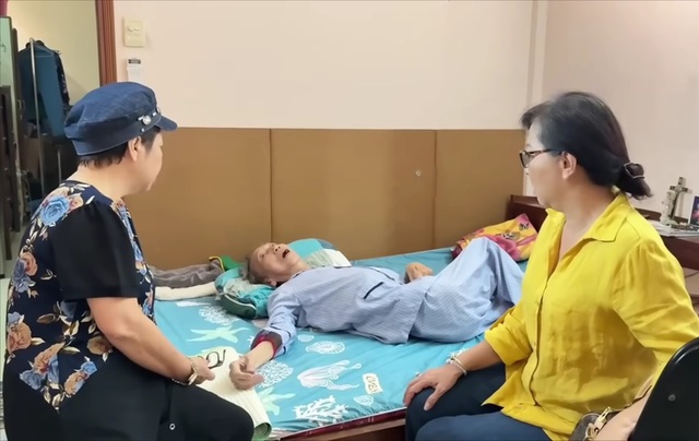 Nam NSND bị ung thư phổi di căn, phát bệnh 1 năm là liệt giường, bệnh viện trả về- Ảnh 1.