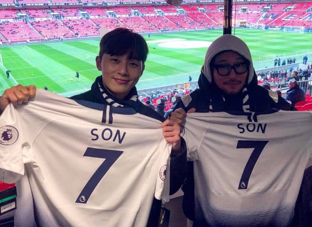 Park Seo Joon sáng bừng khi đến sân tri ân Son Heung Min, hành động gì mà được "chấm điểm 10"?- Ảnh 7. Park Seo Joon sáng bừng khi đến sân tri ân Son Heung Min, hành động gì mà được "chấm điểm 10"?- Ảnh 7.