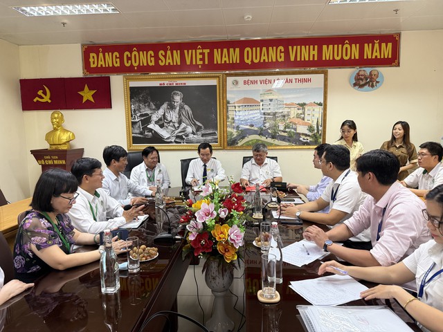 Bệnh viện Lê Văn Thịnh ký kết hợp tác đào tạo với hai trường đại học y khoa lớn: Gắn kết y tế – giáo dục – nghiên cứu- Ảnh 4. Bệnh viện Lê Văn Thịnh ký kết hợp tác đào tạo với hai trường đại học y khoa lớn: Gắn kết y tế – giáo dục – nghiên cứu- Ảnh 4.