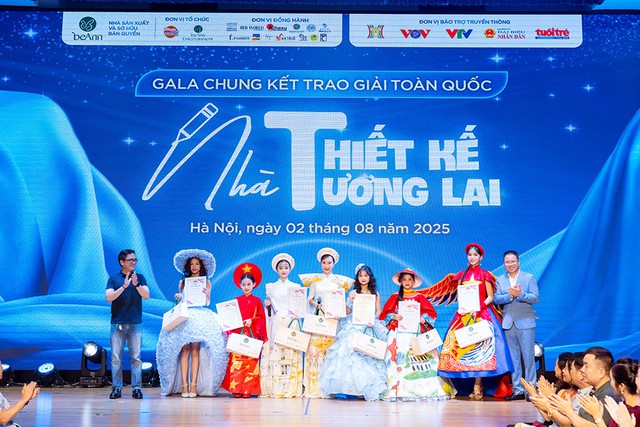 Nhóm Sứ giả truyền thông: Hoàng Bảo Trâm, Maika Thanh Thảo, Bảo An, Lucy Trà My, Vũ Yến Nhi, Bảo Ngọc, Tạ Thảo Hiền.
