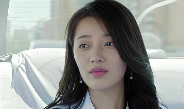 Thấy chồng mua ô tô bằng tiền bảo hiểm nhân thọ của mẹ chồng, tôi can ngăn thì anh quát: "Cô đàn bà thì biết gì"- Ảnh 1.