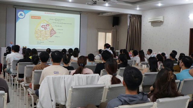 Bệnh viện Phụ sản MêKông hưởng ứng tuần lễ thế giới nuôi con bằng sữa mẹ 2025: Lan tỏa thông điệp yêu thương từ dòng sữa mẹ- Ảnh 1.