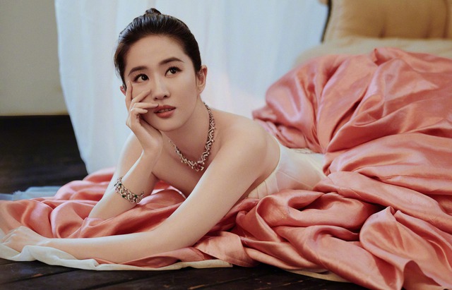 6 nữ diễn viên "cân phim" giỏi nhất màn ảnh Hoa ngữ: Triệu Lệ Dĩnh là "nữ hoàng rating", bất ngờ là Dương Tử đánh bại Lưu Diệc Phi- Ảnh 4.