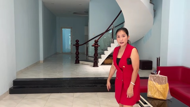 Nữ NSƯT bán căn nhà mưu sinh khi lên TP.HCM : "Buồn và luyến tiếc"- Ảnh 2. Nữ NSƯT bán căn nhà mưu sinh khi lên TP.HCM : "Buồn và luyến tiếc"- Ảnh 2.