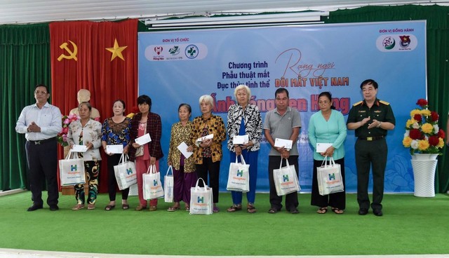 Bệnh viện Quân y 175 phối hợp khám, mổ mắt miễn phí tại Đồng Tháp: Lan tỏa ánh sáng nhân văn tới cộng đồng- Ảnh 5.