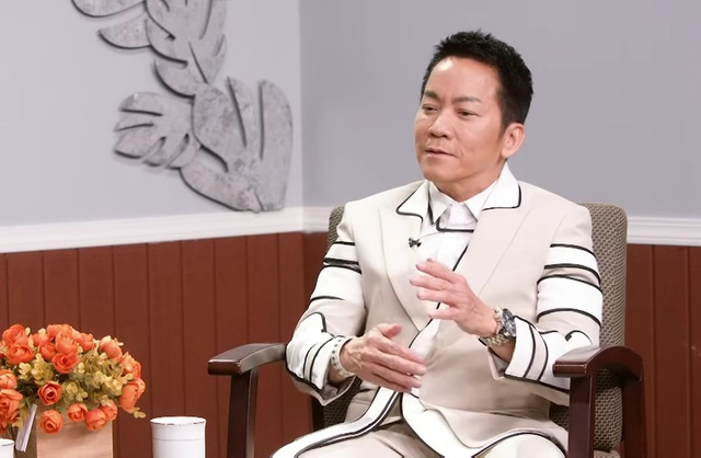 Như Quỳnh đi châu Âu, bị ăn trộm cả thùng đĩa: "Tôi chứng kiến tận mắt, không đuổi theo được"- Ảnh 1. Như Quỳnh đi châu Âu, bị ăn trộm cả thùng đĩa: "Tôi chứng kiến tận mắt, không đuổi theo được"- Ảnh 1.
