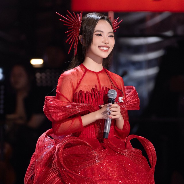 C&agrave;n qu&eacute;t YouTube nhờ Sing! Asia v&agrave; Em Xinh Say Hi, Phương Mỹ Chi kiếm &iacute;t nhất 11 tỷ trong 1 năm- Ảnh 2.