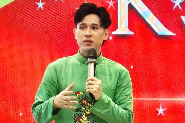 Nam ca sĩ nổi tiếng tuổi 50 bật khóc "xin show": Tôi hứa là không đòi hỏi cát-xê gì đâu!- Ảnh 3. Nam ca sĩ nổi tiếng tuổi 50 bật khóc "xin show": Tôi hứa là không đòi hỏi cát-xê gì đâu!- Ảnh 3.